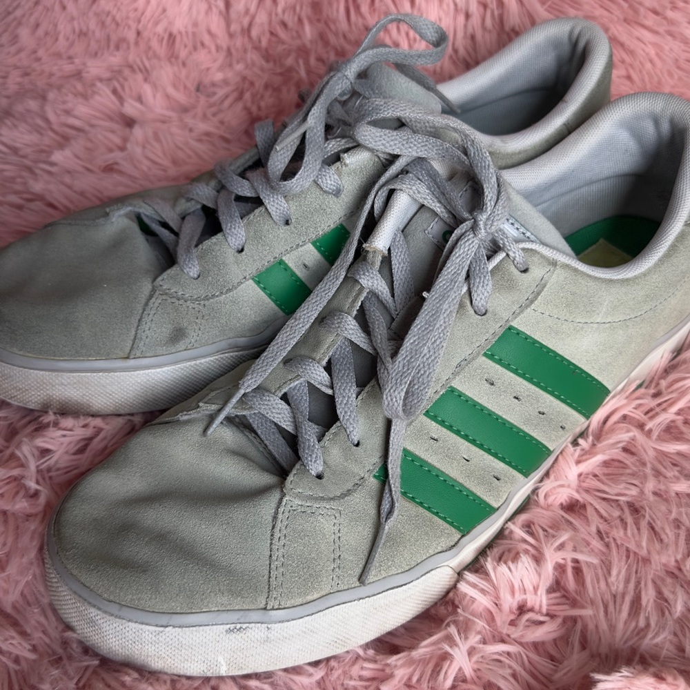 EUC NEO‎ Adidas Men's Gray and Green Sneakers Size 11.5